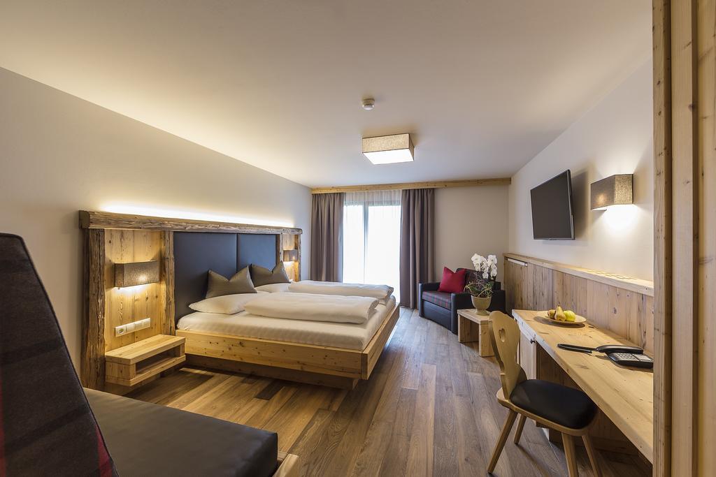 Hotel Anewandter Brunico Room photo